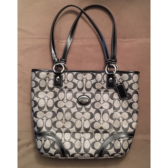 Coach Handbags - ⏱FINAL SALE!⏱Coach Signature Peyton Heritage Tote